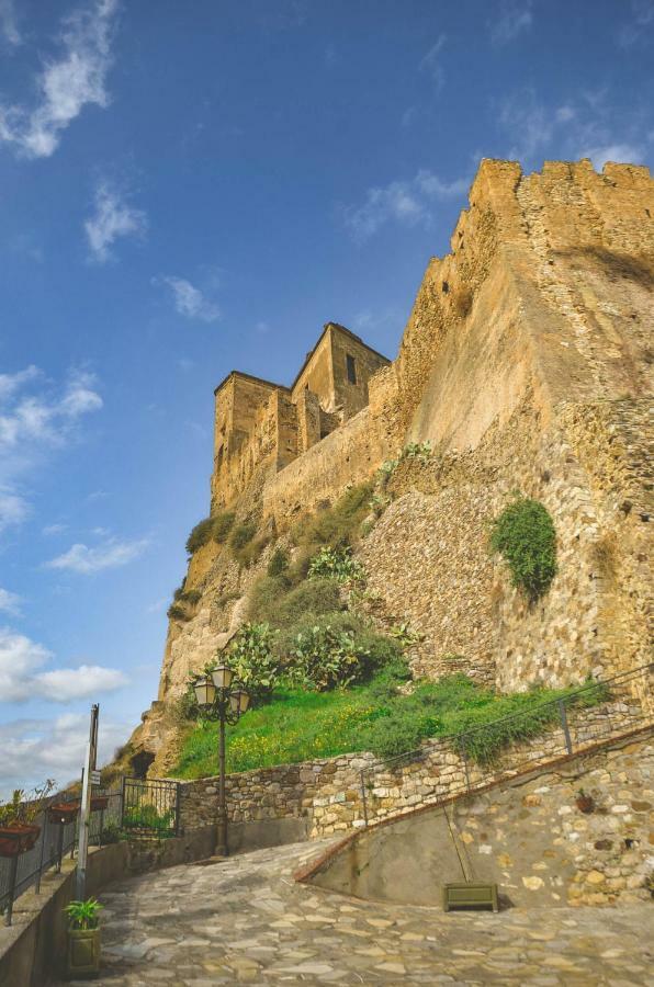 Casa Castello Hotel Rocca Imperiale Exterior photo
